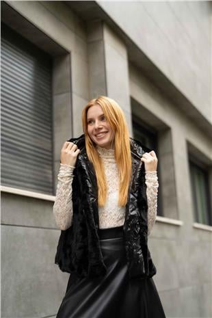 Kapüşon Detaylı Kürk Detaylı Kısa Kollu Yelek