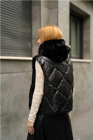 Kapüşon Detaylı Kürk Detaylı Kısa Kollu Yelek