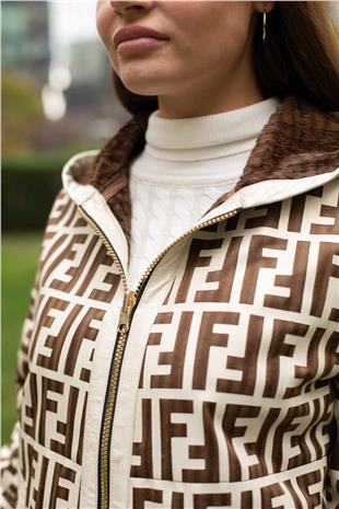 Kapüşon Detaylı  Mısır Kumaşlı Harf Baskılı Ceket