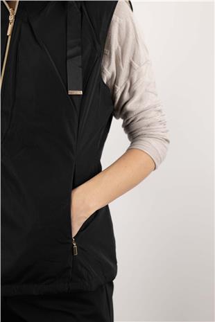 Kapüşon Detaylı Sıfır Kollu Çift Taraflı Yelek