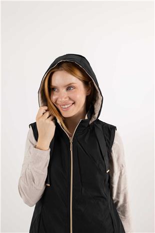 Kapüşon Detaylı Sıfır Kollu Çift Taraflı Yelek