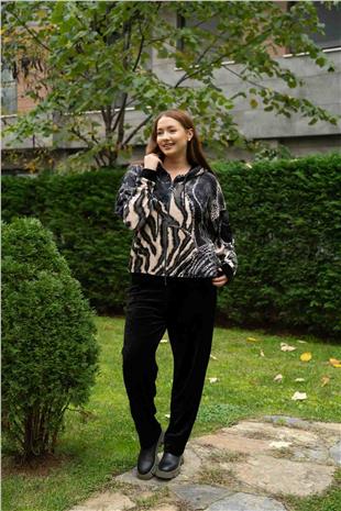 Kapüşon Detaylı Zebra Desenli Takım