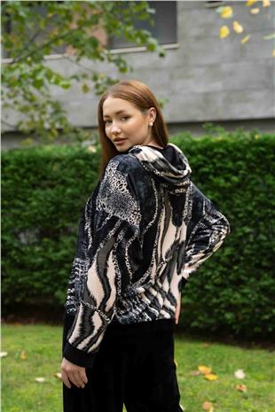 Kapüşon Detaylı Zebra Desenli Takım