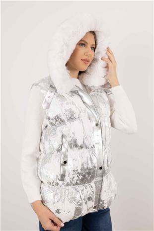 Kapüşon Ucu Peluş Detay Lame Baskı Yelek