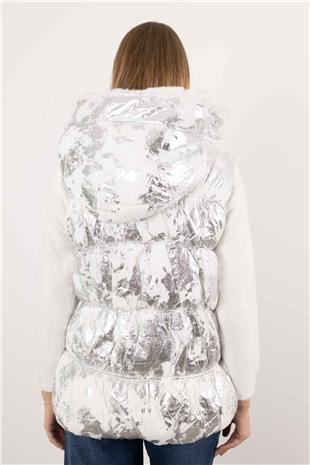 Kapüşon Ucu Peluş Detay Lame Baskı Yelek