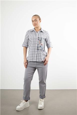 Kare Desenli Çiçek Baskı Detaylı Gömlek