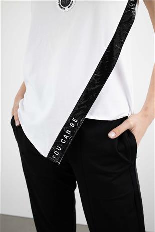 Logo Detaylı Yanları Astar Parçalı Bluz