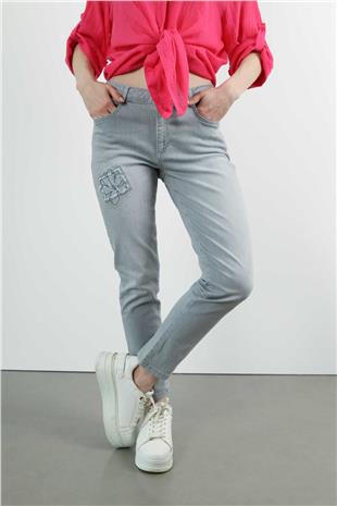 Paça Yazı Detay Taş Baskı Pantolon