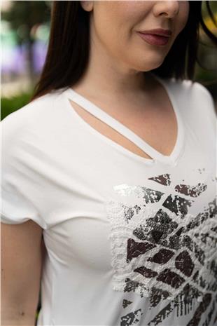Pencereli V Yaka Detay Dantelli Desenli Kadın Bluz