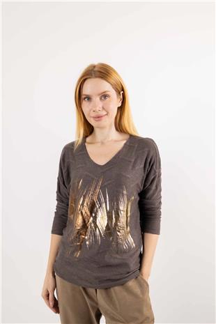 V Yaka Detay Sırt Kabartma Detaylı Baskı Desenli Kazak