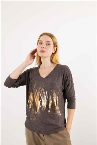 V Yaka Detay Sırt Kabartma Detaylı Baskı Desenli Kazak