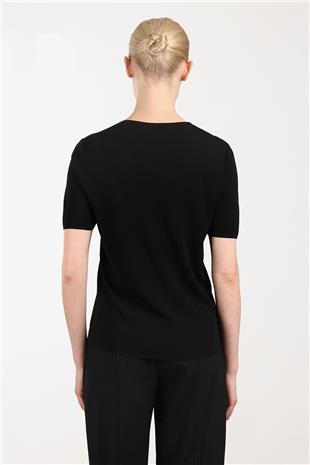 V Yaka Detaylı İnci Kolyeli Kadın Bluz