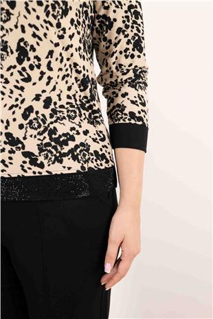 V Yaka Detaylı Taş Baskılı Leopar Desenli Bluz