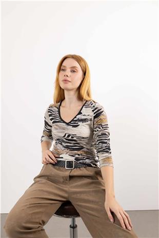 V Yaka Detaylı Yanları Büzgülü Desenli Uzun Kollu Bluz