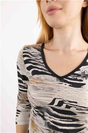 V Yaka Detaylı Yanları Büzgülü Desenli Uzun Kollu Bluz