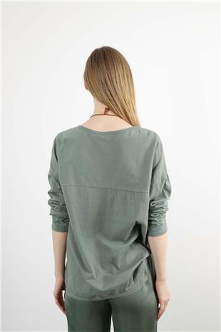 V Yaka Önü Saten Kolyeli  Bluz