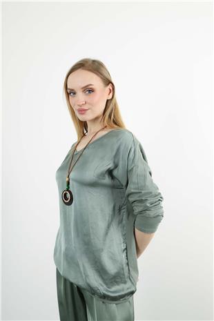 V Yaka Önü Saten Kolyeli  Bluz