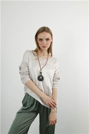 V Yaka Önü Saten Kolyeli  Bluz