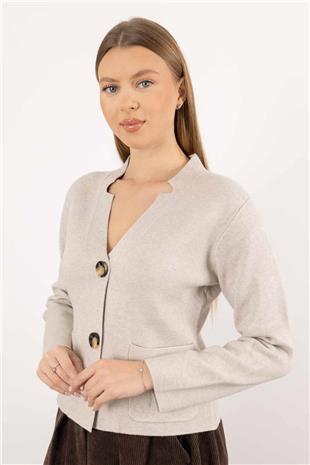 Yaka Detay Düğmeli Uzun Kollu Cepli Triko Ceket