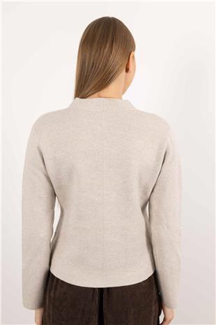 Yaka Detay Düğmeli Uzun Kollu Cepli Triko Ceket