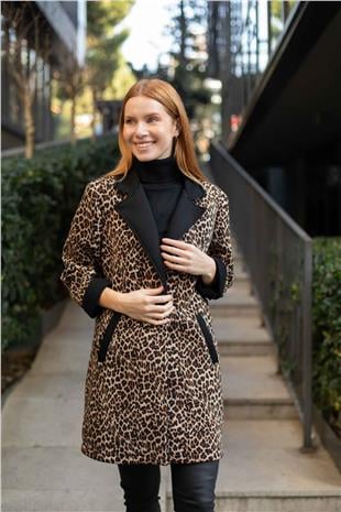 Yaka Detay Leopar Desenli Uzun Ceket
