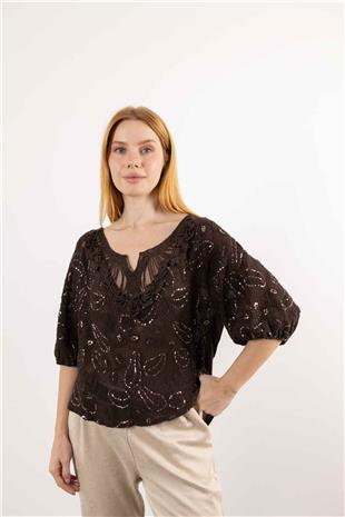 Yaka Örme Detaylı Pul Payet Baskılı Kolları Büzgülü Bluz