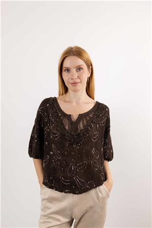 Yaka Örme Detaylı Pul Payet Baskılı Kolları Büzgülü Bluz