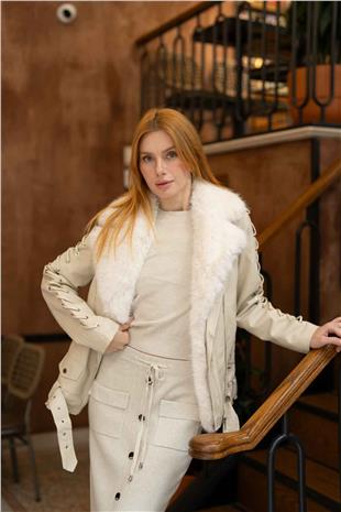 Yaka Pelüş Detaylı Deri Ceket