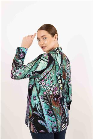 Yaka Ve Düğme Detaylı Karışık Desenli Gömlek