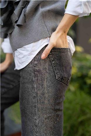 Yanları Taş Baskı Detaylı Kot Pantolon