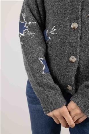 Yıldız Baskı Ve Pul Payetli Düğmeli Hırka