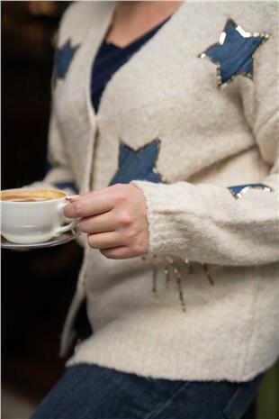 Yıldız Baskı Ve Pul Payetli Düğmeli Hırka