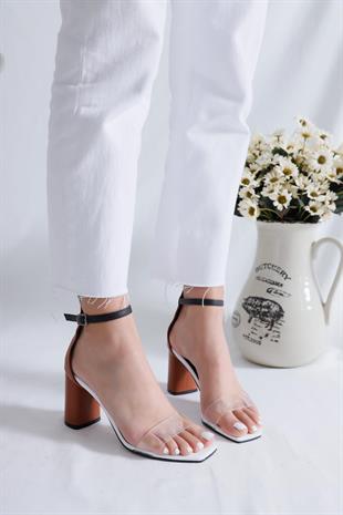 Lindsay Taba Beyaz Şeffaf Bantlı Oval Topuklu Ayarlanabilir Kemerli Sandalet