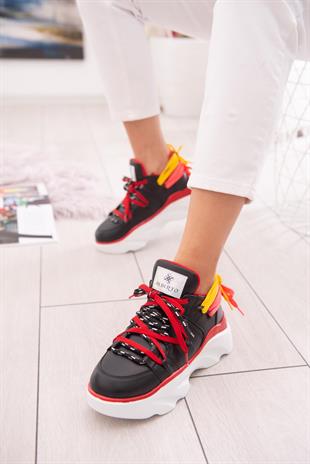 Saturn Siyah Beyaz Tabanlı Arka Bağcık Detaylı Sneakers Spor Ayakkabı