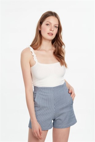 Askıları fırfırlı crop bluz beyaz