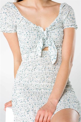 Beyaz Çiçekli Önü Kurdele Detaylı Büzgülü Mini Elbise