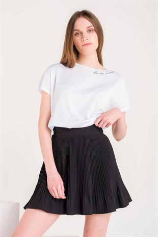 Beyaz Yakası İşleme Yazılı T-shirt