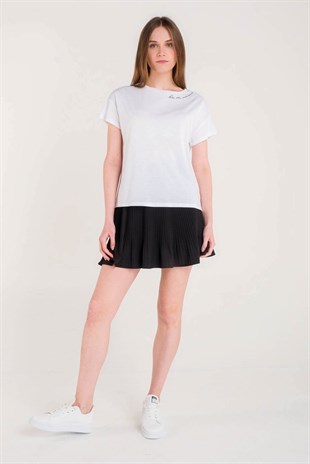 Beyaz Yakası İşleme Yazılı T-shirt