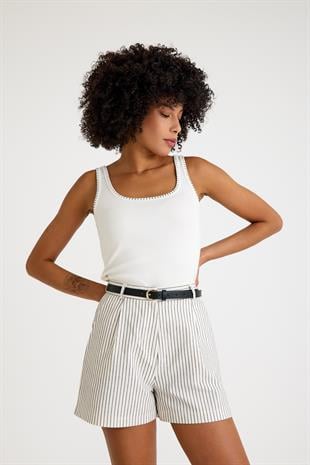 Kalın Askılı Siyah İp Örgü Detaylı Beyaz Bluz