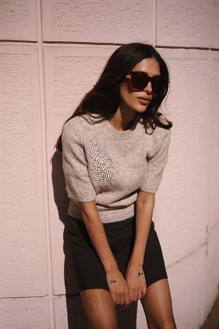 Kısa Kollu İşleme Detaylı Bisiklet Yaka Crop Triko