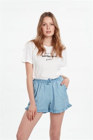 Kot görünümlü kumaş şort fırfırlı