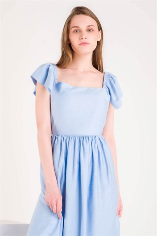 Mavi Arkası Bağlama Detaylı Omuzları Fırfırlı Düz Yaka Elbise