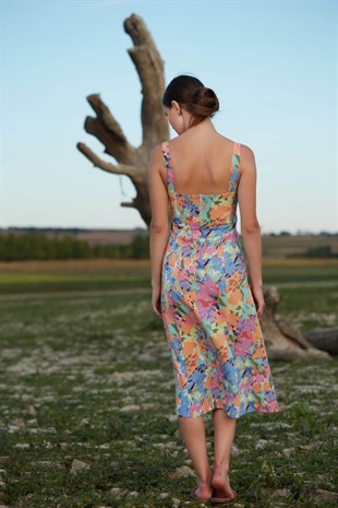 Renkli kalın askılı yıtmaçlı midi elbise ve diğer Elbise modellerimiz için online alışveriş mağazamızı ziyaret edin. 