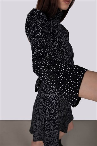 Siyah beyaz puantiyeli uzun kollu mini elbise şifon