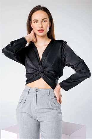 Siyah Önden Çapraz Bağlama Detaylı V-Yaka Crop Bluz