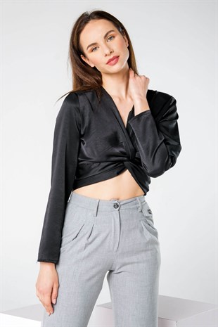 Siyah Önden Çapraz Bağlama Detaylı V-Yaka Crop Bluz