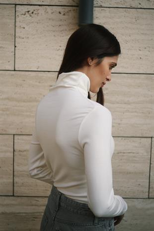 Uzun Kollu Balıkçı Yaka Pamuk Viskon Kumaş Soft Touch Fitted Esnek Dikişsiz Kadın Beyaz Boğazlı Bluz Body Basic