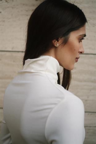 Uzun Kollu Balıkçı Yaka Pamuk Viskon Kumaş Soft Touch Fitted Esnek Dikişsiz Kadın Beyaz Boğazlı Bluz Body Basic