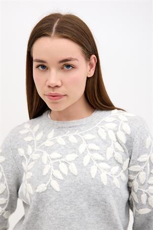 Yaprak İşleme Detaylı Bisiklet Yaka Gri Triko