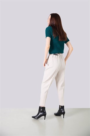 Yüksek bel kemerli havuç kumaş pantolon - krem rengi